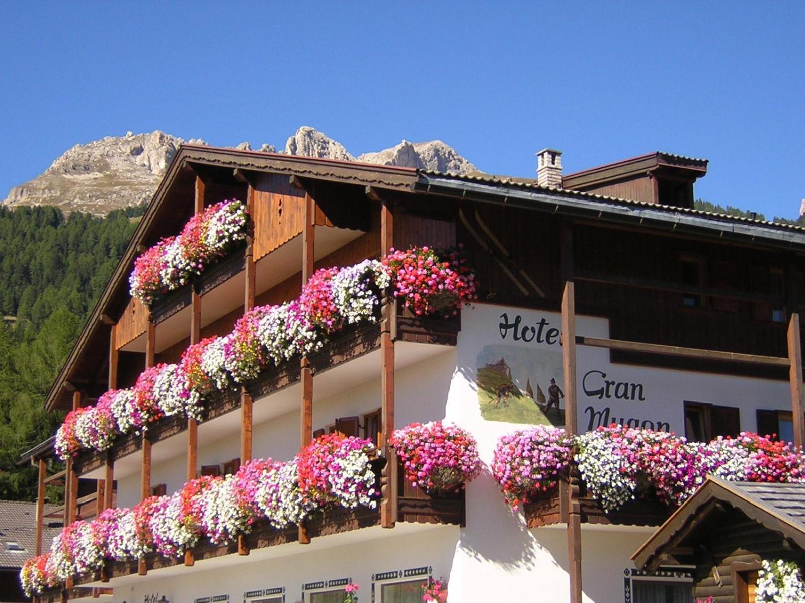 Hotel Gran Mugon Vigo di Fassa Exterior photo